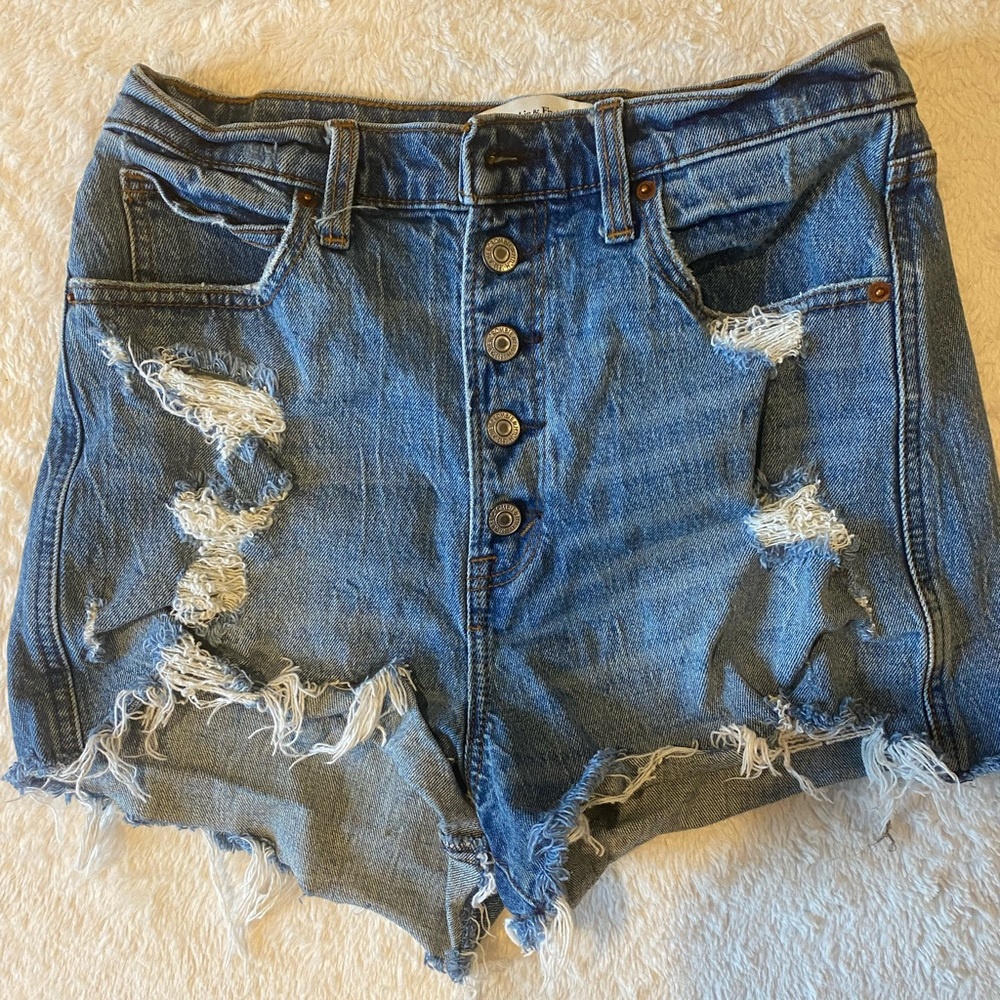 ABERCROMBIE SHORTS - LIKE NEW